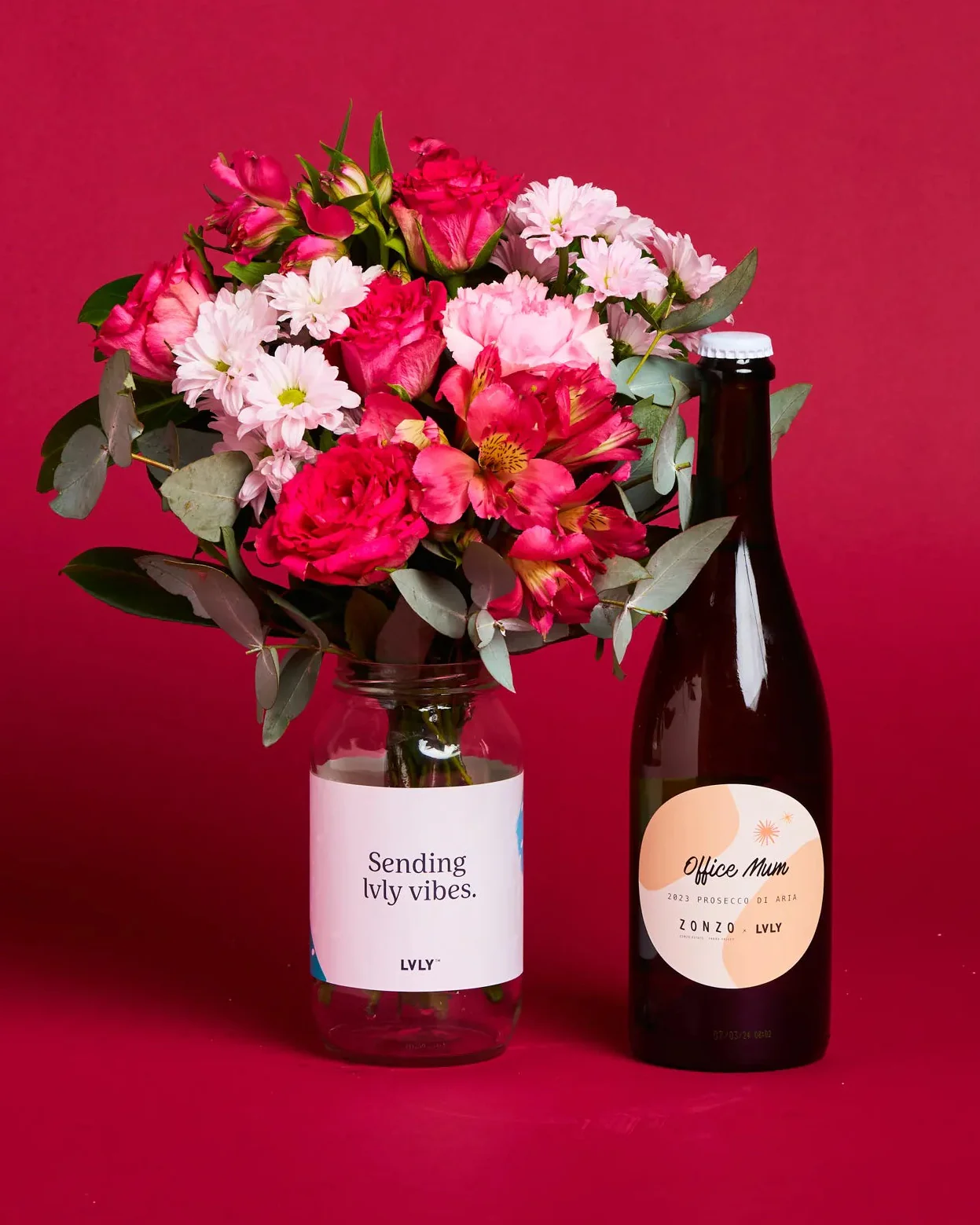 Personalised Prosecco + Flowers - Image 9